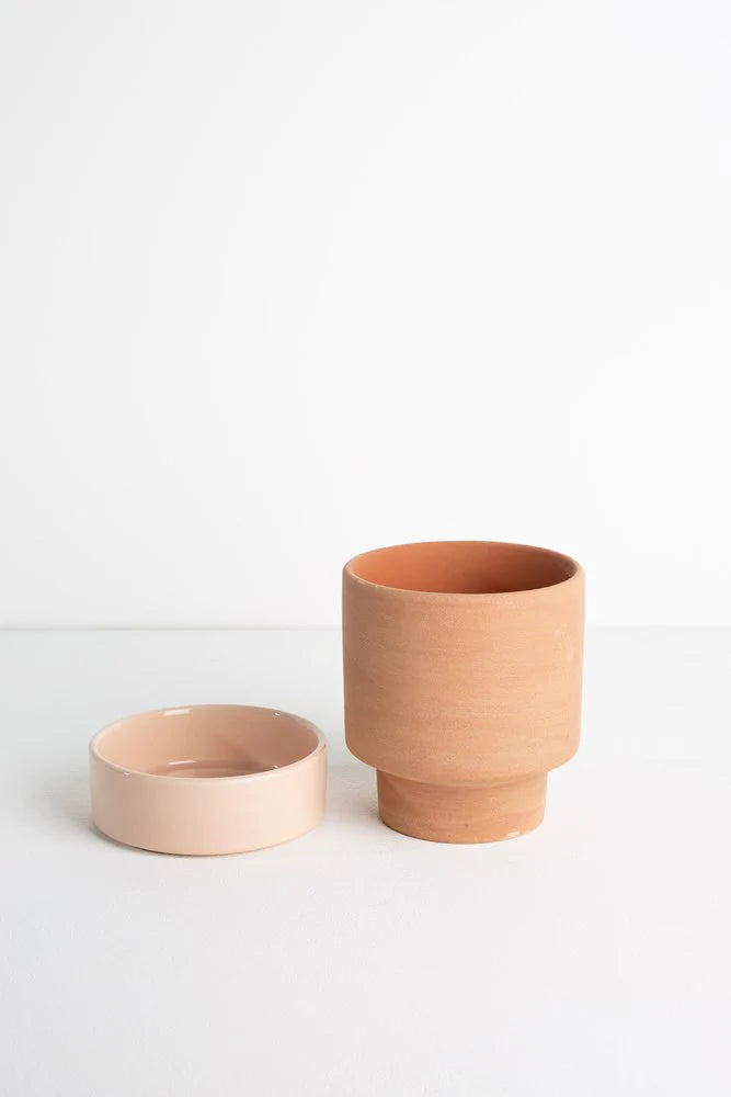 Gracie Planter for house plants showing saucer